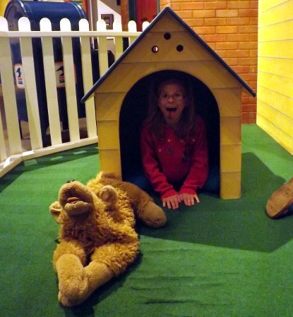 Anna in a dog house